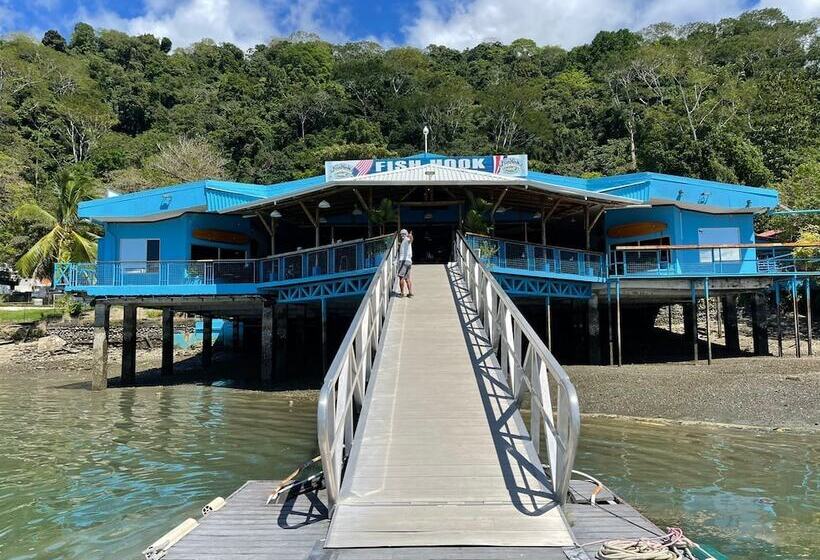 فندق Fish Hook Marina & Lodge