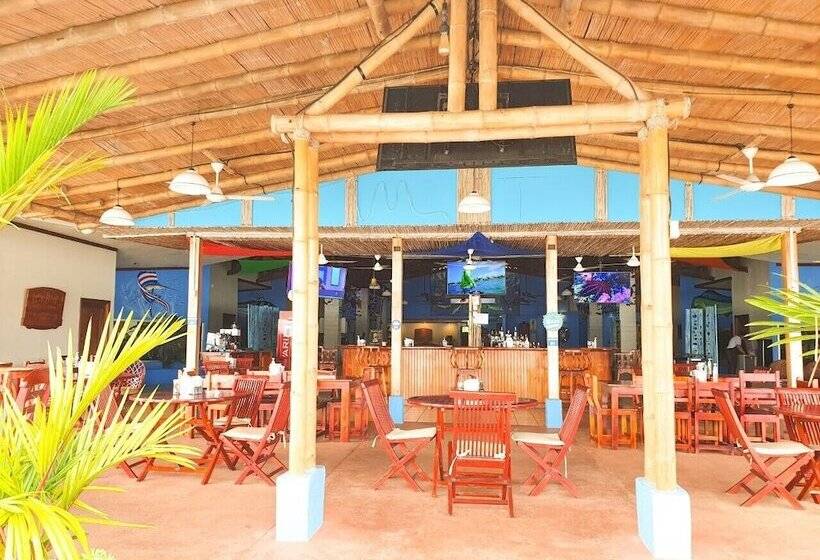 فندق Fish Hook Marina & Lodge