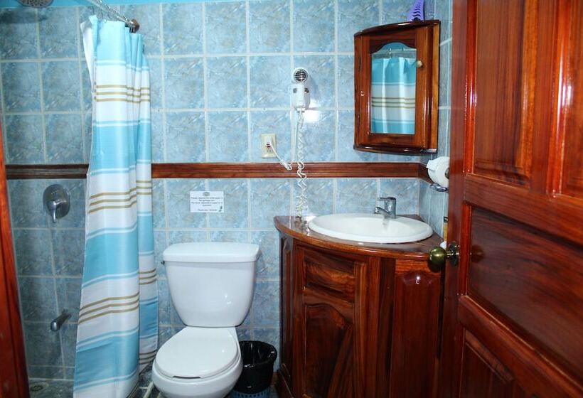 فندق Fish Hook Marina & Lodge