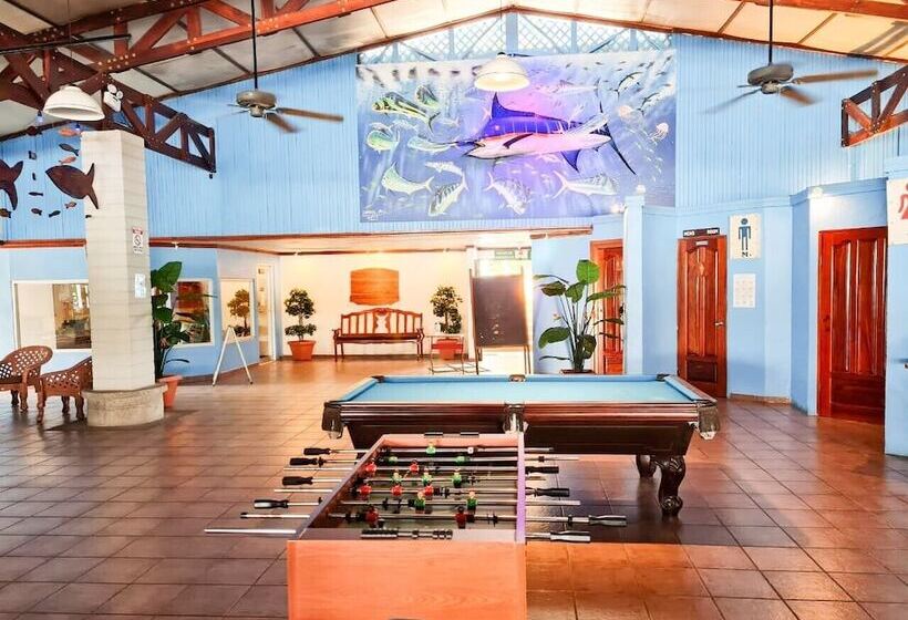 فندق Fish Hook Marina & Lodge