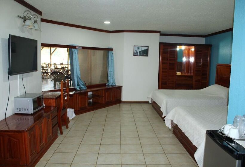 فندق Fish Hook Marina & Lodge