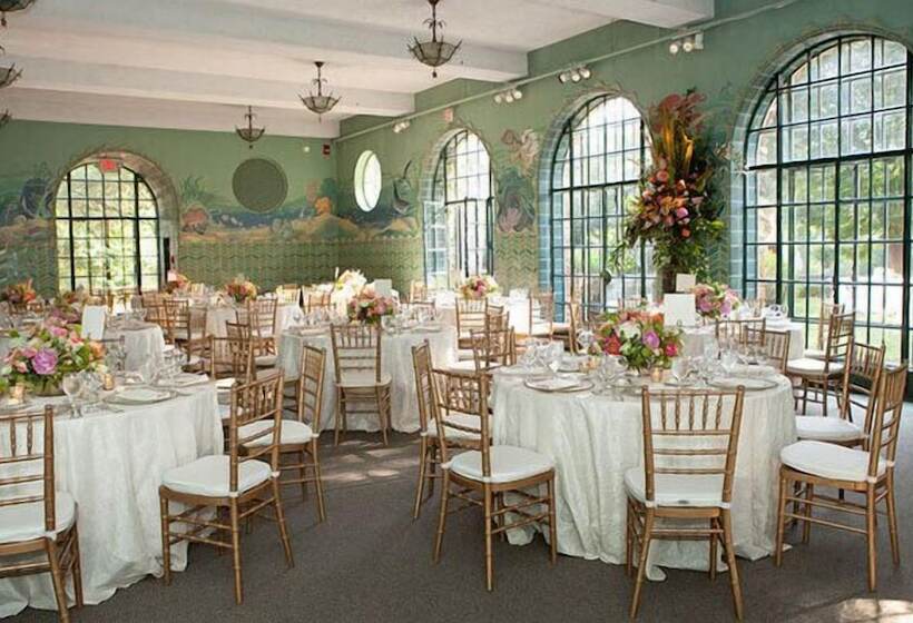 בית מלון כפרי Graylyn Estate