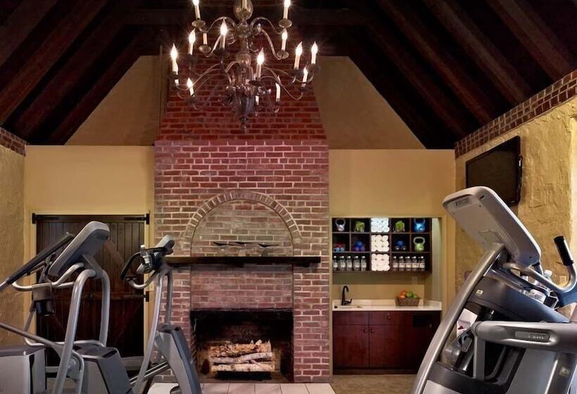 בית מלון כפרי Graylyn Estate