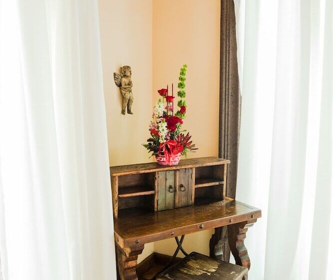 酒店 Hacienda Cerritos