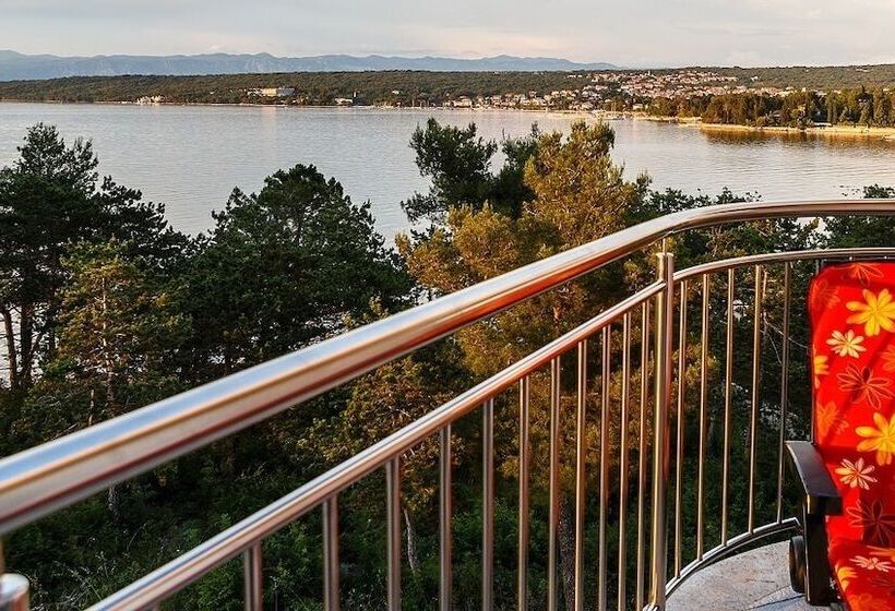 Отель Mare & Mons Deluxe Apartments