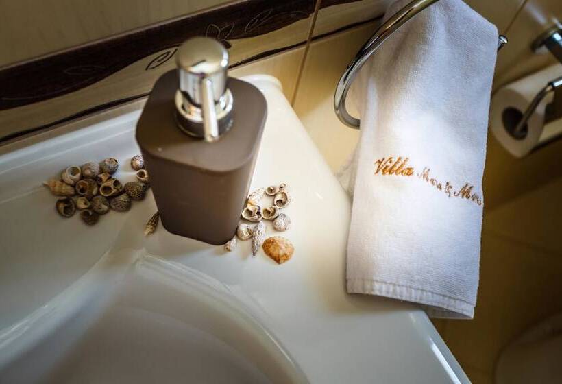 Отель Mare & Mons Deluxe Apartments