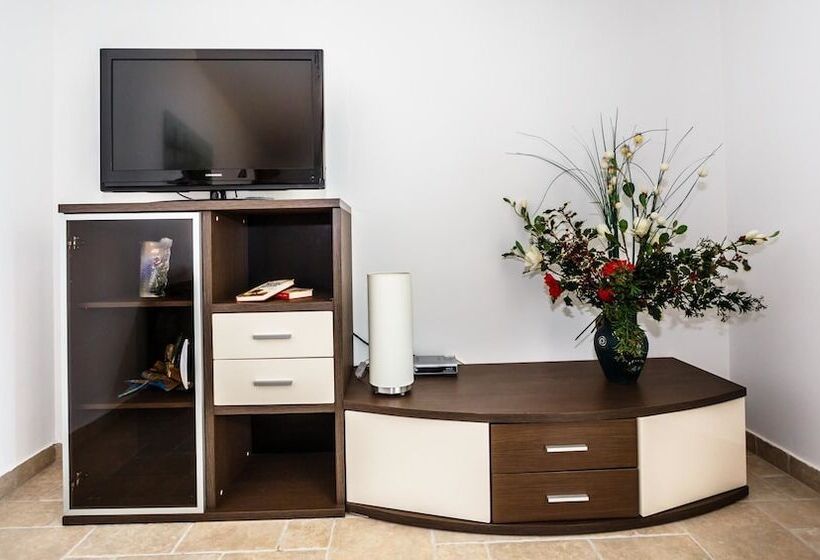 هتل Mare & Mons Deluxe Apartments