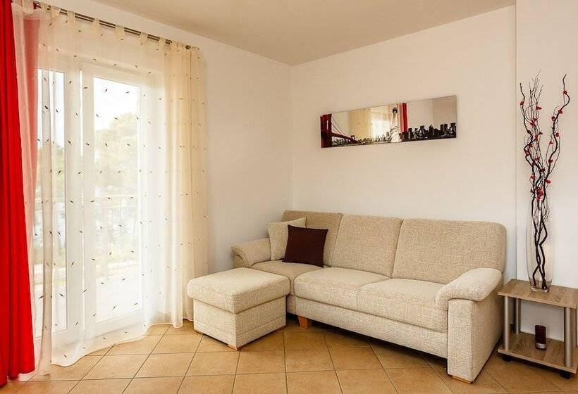 Отель Mare & Mons Deluxe Apartments