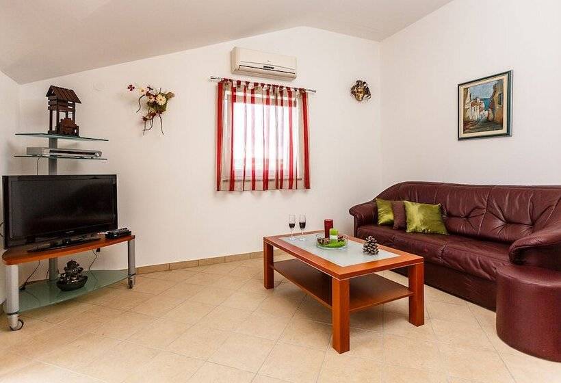 Отель Mare & Mons Deluxe Apartments