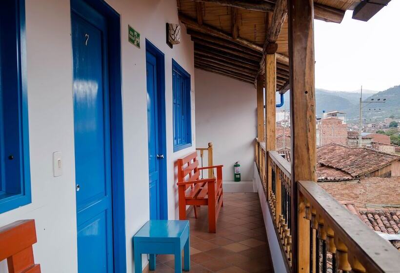 בית מלון כפרי Meraki Boutique Hostel