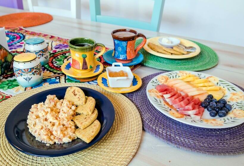 هتل Meraki Boutique Hostel