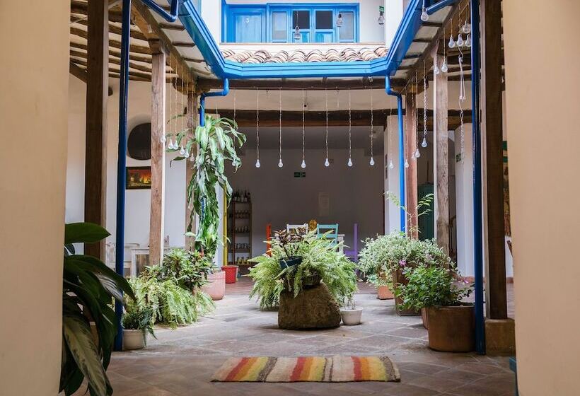 בית מלון כפרי Meraki Boutique Hostel