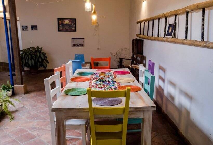هتل Meraki Boutique Hostel