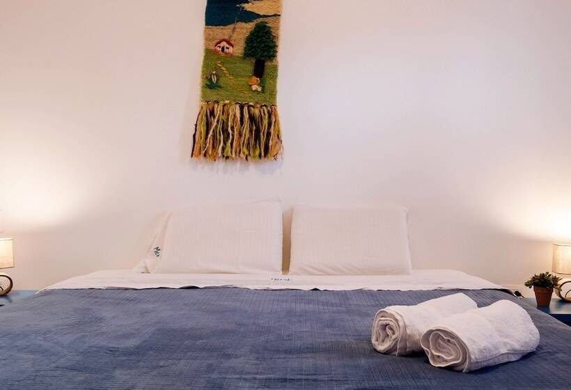 هتل Meraki Boutique Hostel
