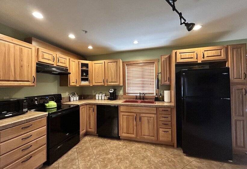 Отель Mt Gardner Inn