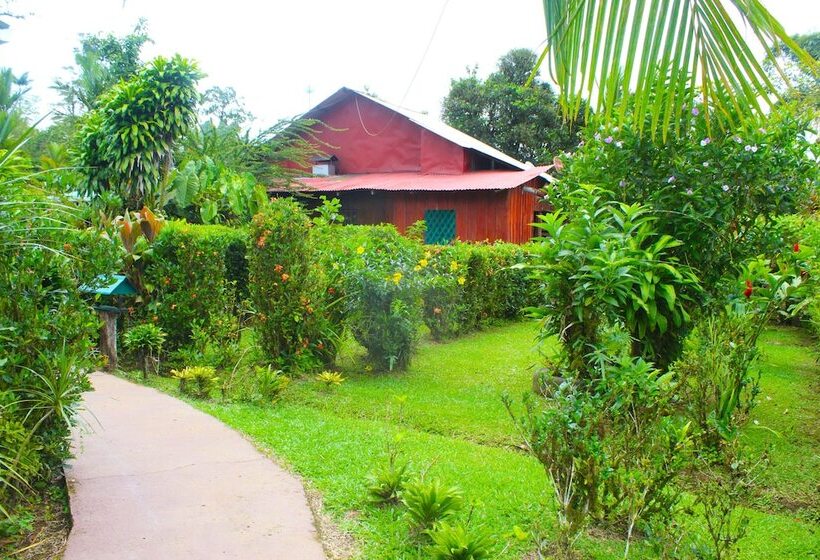 فندق Posada Río Celeste La Amistad