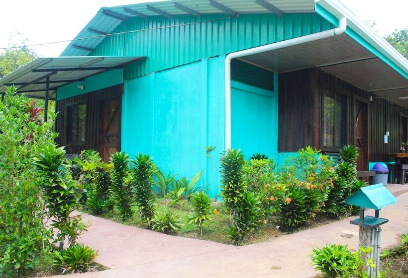 فندق Posada Río Celeste La Amistad