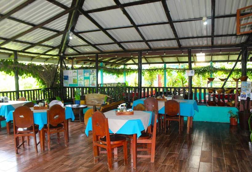 فندق Posada Río Celeste La Amistad