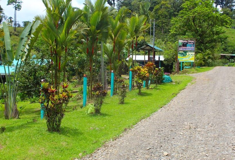 فندق Posada Río Celeste La Amistad