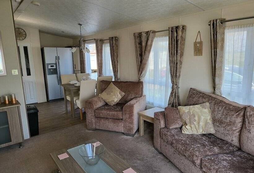 هتل 2br Sleeps6 Fireplace Parking Patio Seaside