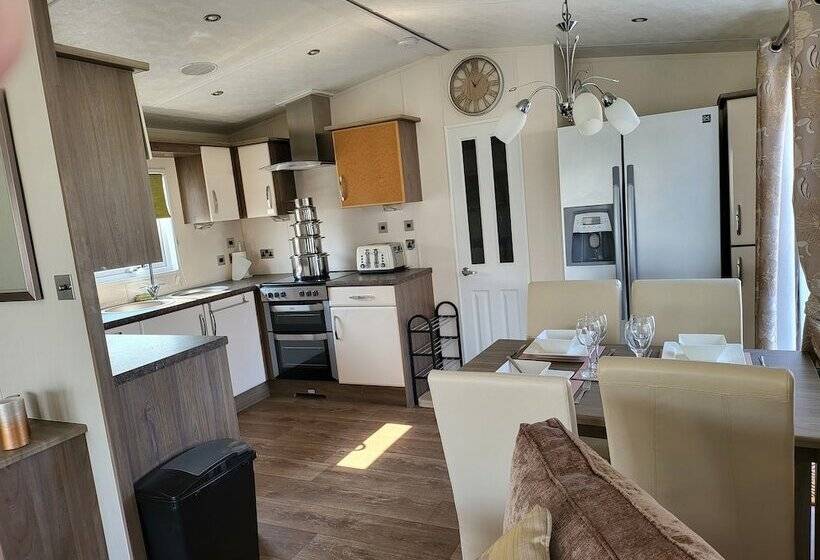 호텔 2br Sleeps6 Fireplace Parking Patio Seaside