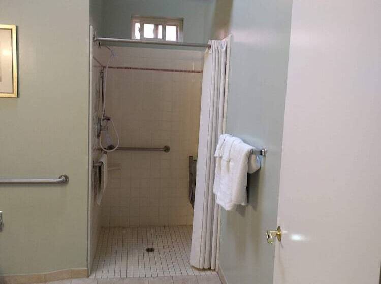 מוטל Butterfly Grove Inn