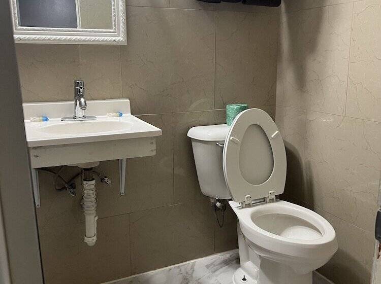 فندق على الطريق Laci S Country Inn