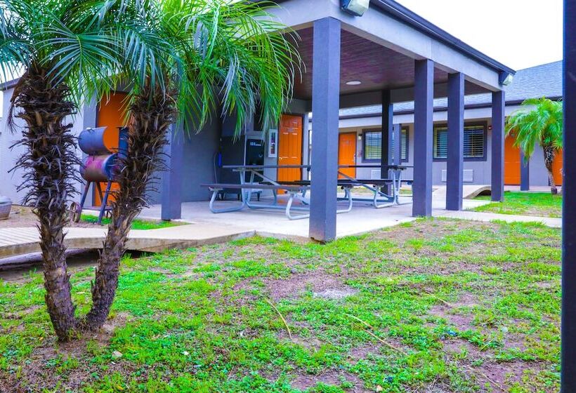 מוטל Wintergarden Inn