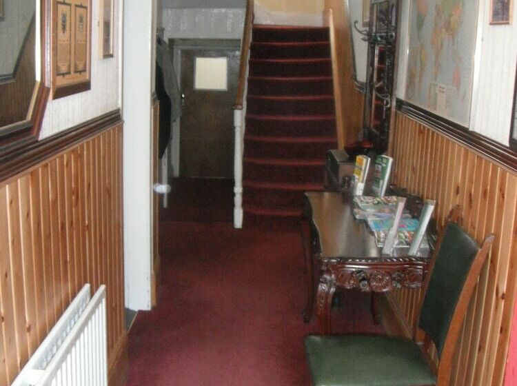 ベッドアンドブレックファースト Oaklands