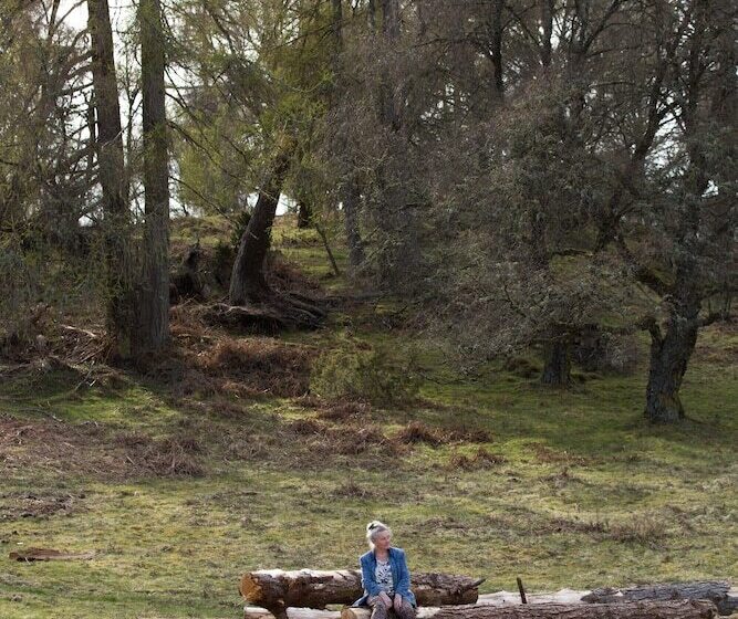 2 Bed Cottage With Hot Tub At Loch Achilty, Nc500