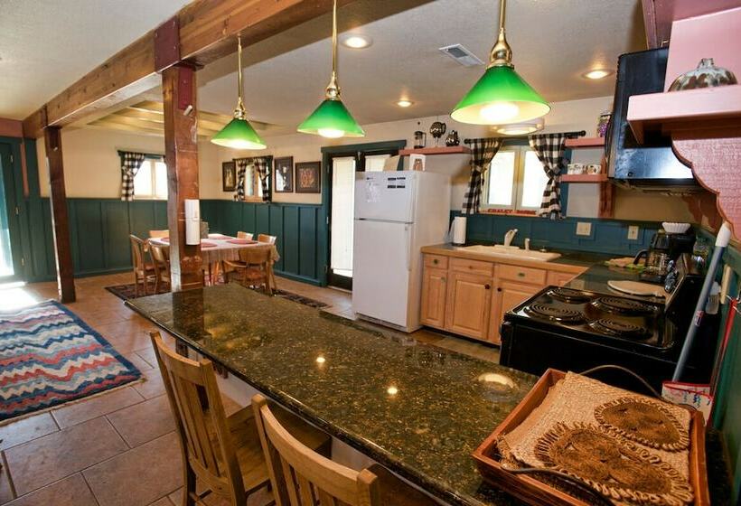 Cottage Inn By Casago Mccall  Donerightmanagement