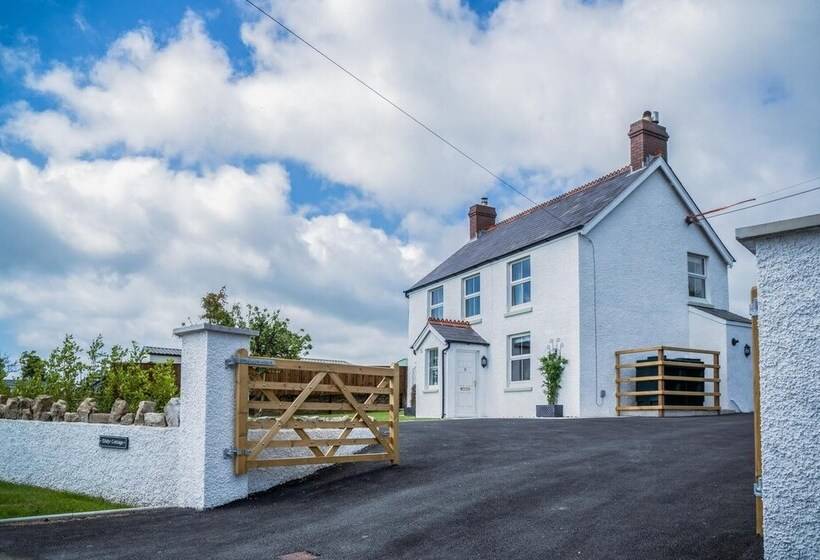 Elidyr Cottage   3 Bed Cottage   Amroth