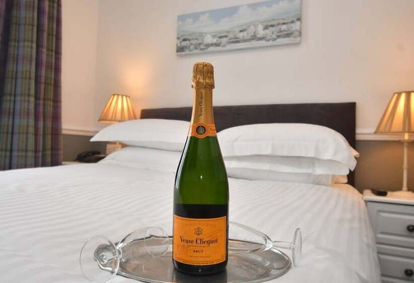 簡易ホテル Tenby House