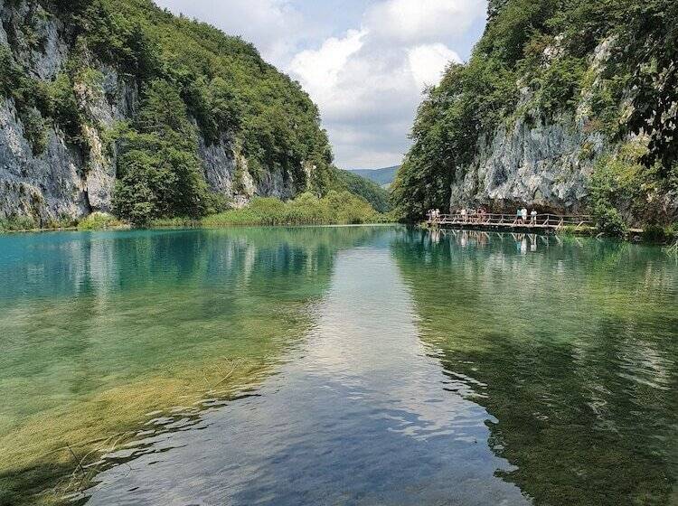 Отель B&b Plitvice Holiday Lodge