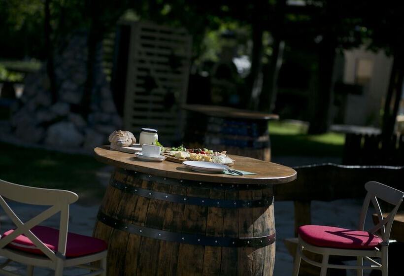 Отель B&b Plitvice Holiday Lodge