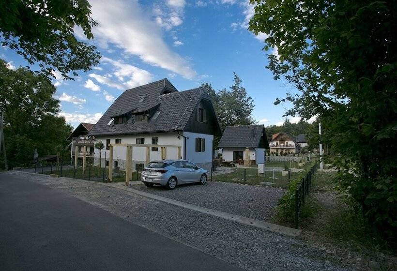 Отель B&b Plitvice Holiday Lodge