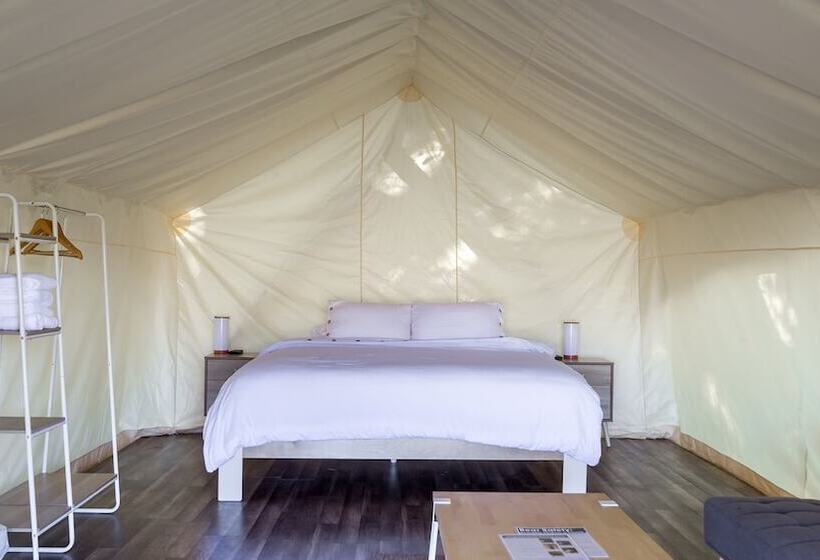 בית מלון כפרי Tammah   Yellowstone   Glamping