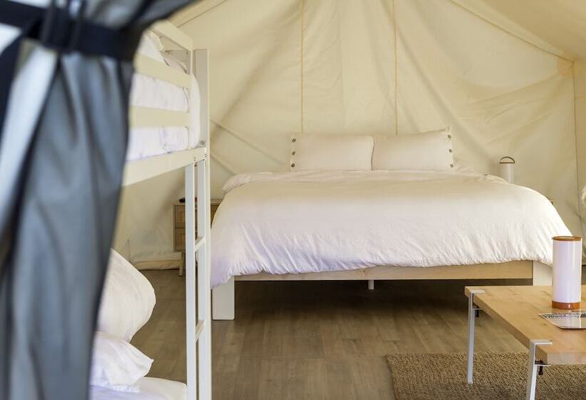 בית מלון כפרי Tammah   Yellowstone   Glamping