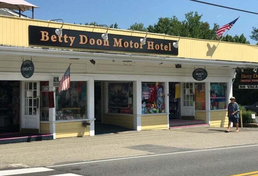 汽车旅馆  Betty Doon Motor