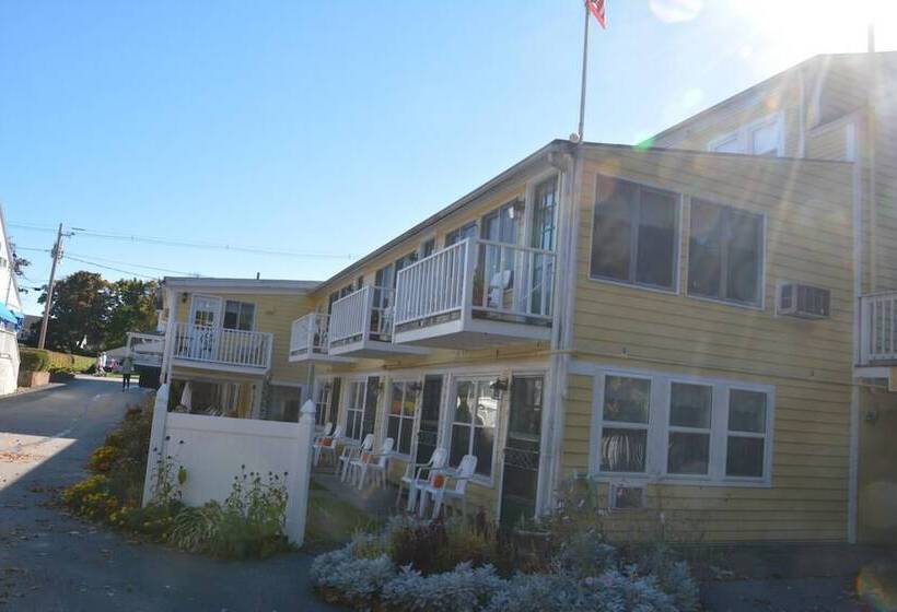 汽车旅馆  Betty Doon Motor