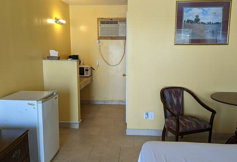 מוטל Canadian Inn