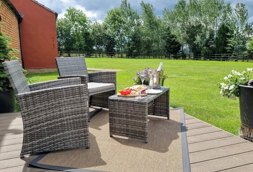 Paddock Cottage   Thorpe Arnold, Melton Mowbray