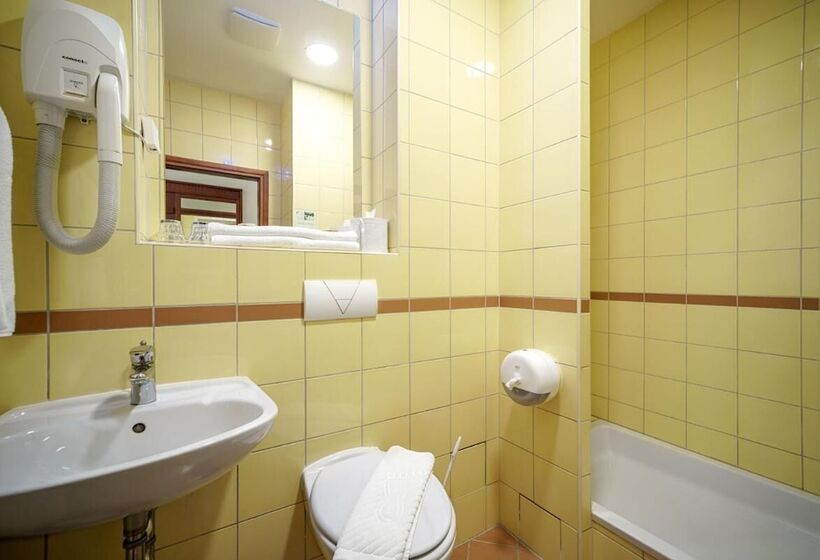 펜션 Cozy Park View Room With Breakfast Included