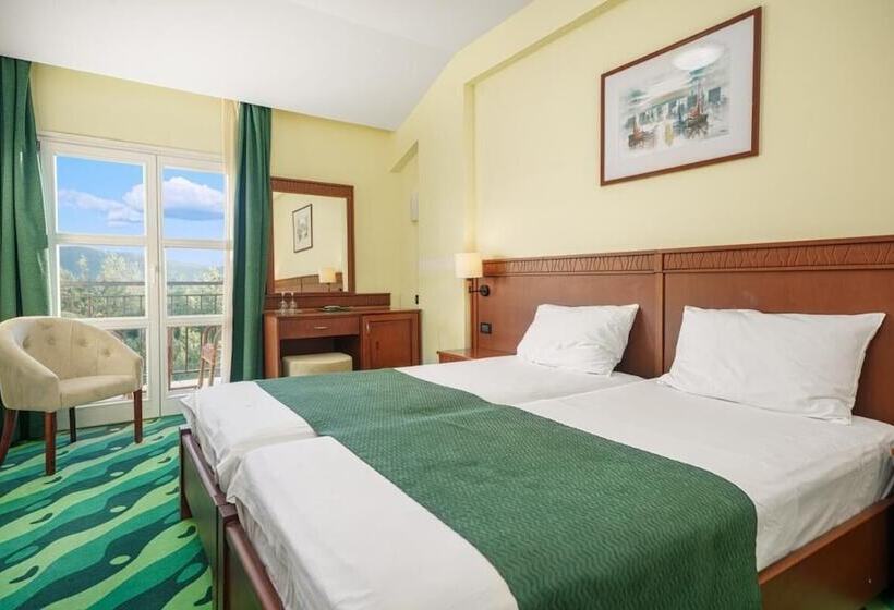 펜션 Cozy Park View Room With Breakfast Included