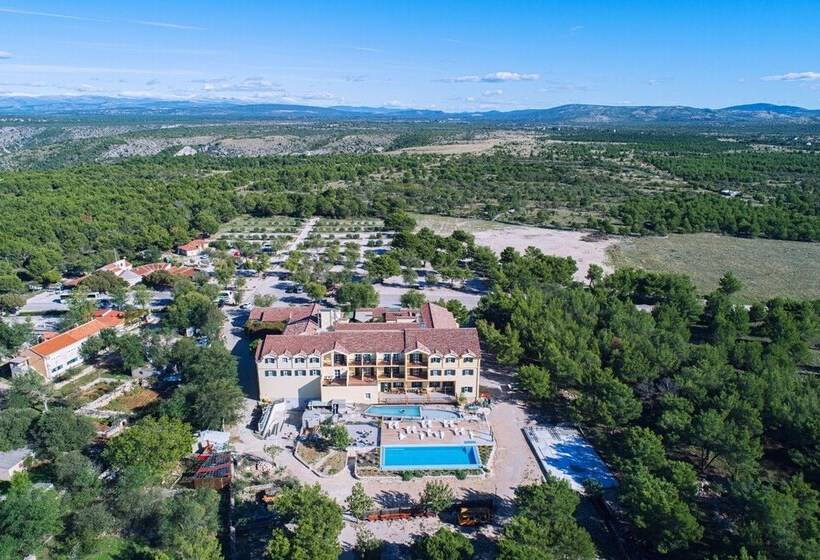 بنسيون Delightful Park View Room With Breakfast Included