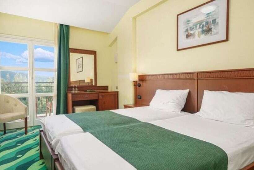 بنسيون Delightful Park View Room With Breakfast Included