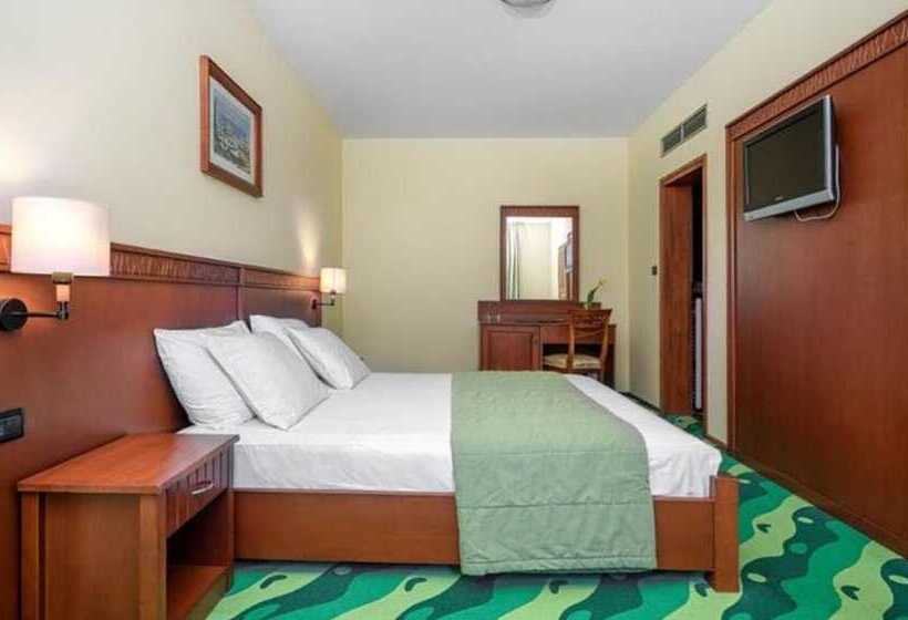 بنسيون Delightful Park View Room With Breakfast Included