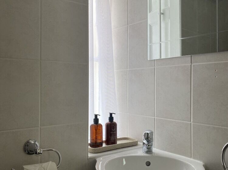 פנסיון The Wadham