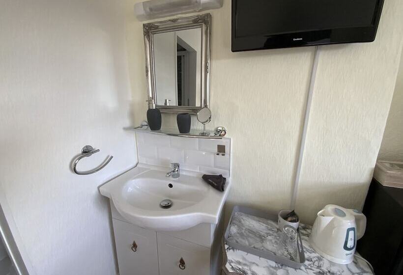 פנסיון The Wadham