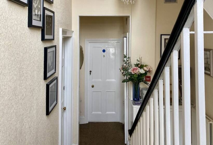 פנסיון The Wadham